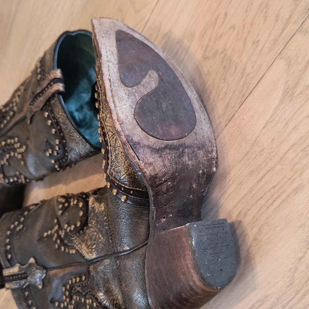 Corral Vintage Boots - Picture 3 of 14